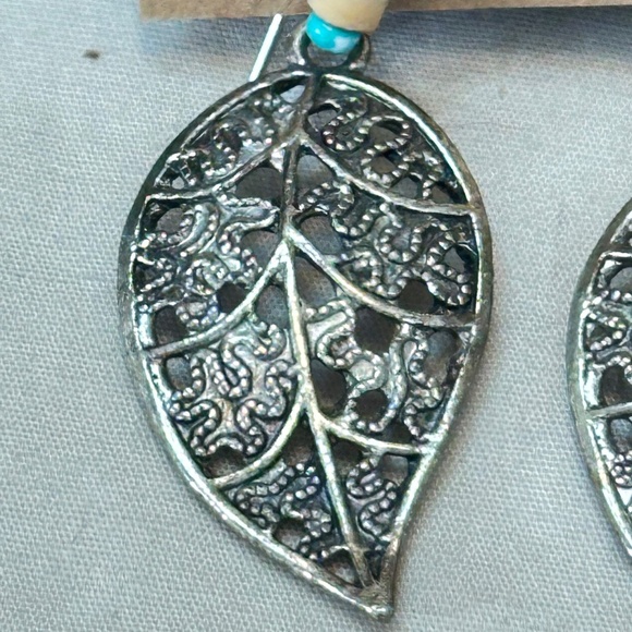 2/$15 Silver tone dangle earrings w/beads Leaves have filigree design - Picture 10 of 15
